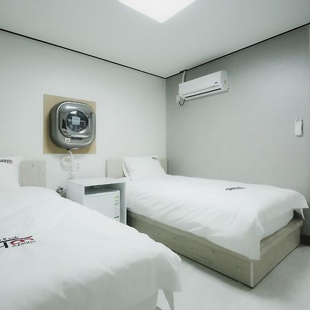 Stayan Guesthouse And Bnb Busan Buitenkant foto