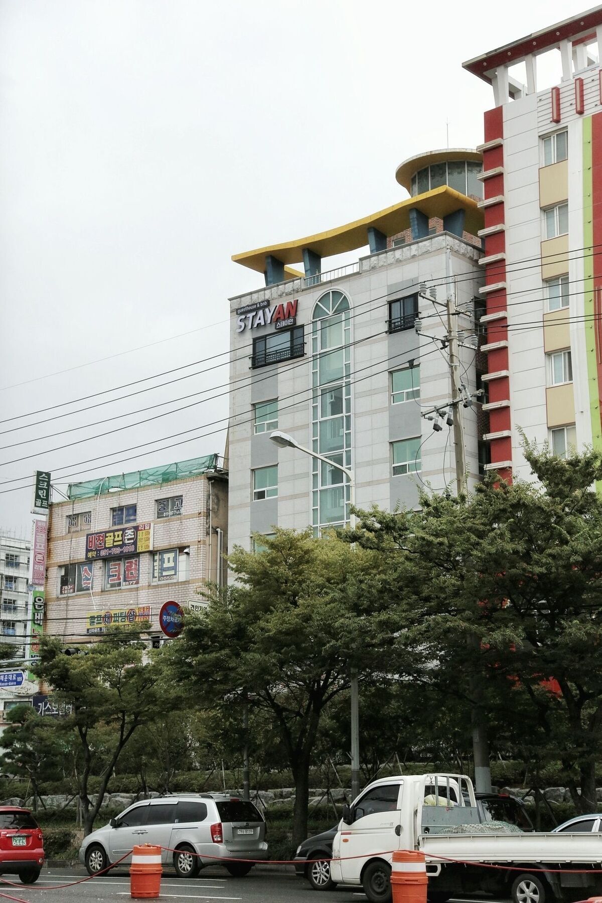 Stayan Guesthouse And Bnb Busan Buitenkant foto